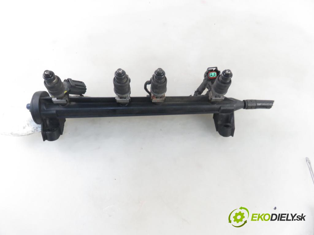 VW GOLF V (1K1) HB 2009 75,00 1.6 - BSE 1595,00 Lišta vstrekovacia 06A133317AS ; 06A906031BT (Vstrekovacie lišty)