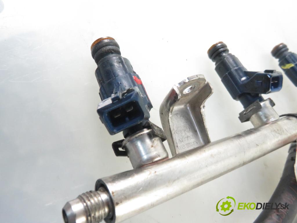 AUDI A4 (8E2, B6) SEDAN 2001 110,00 1.8 T - AVJ 1781,00 Lišta vstrekovacia 0280156065 ; 06B133551M (Vstrekovacie lišty)
