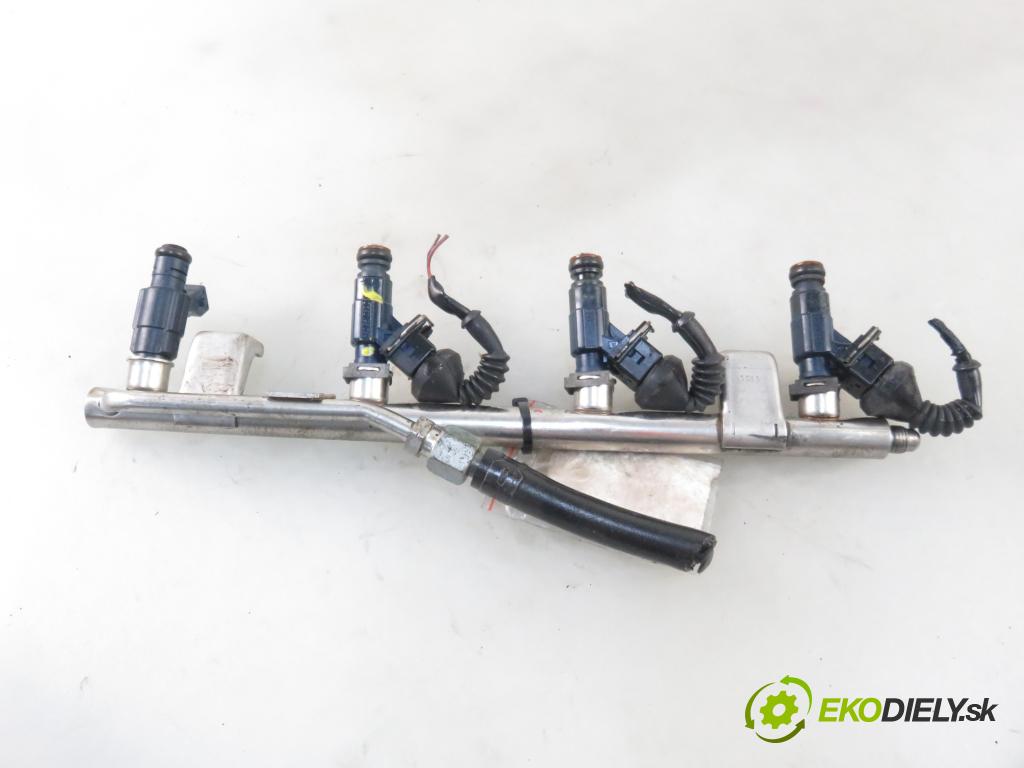 AUDI A4 (8E2, B6) SEDAN 2001 110,00 1.8 T - AVJ 1781,00 Lišta vstrekovacia 0280156065 ; 06B133551M (Vstrekovacie lišty)