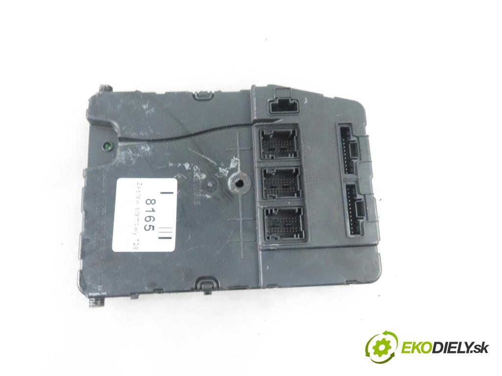 RENAULT SCENIC II (JM0/1_) MINIVAN 2005 74,00 1.5 dCi 101 - K9K 728 1461,00 MODUL BSI 8200351185 ; S118400920C