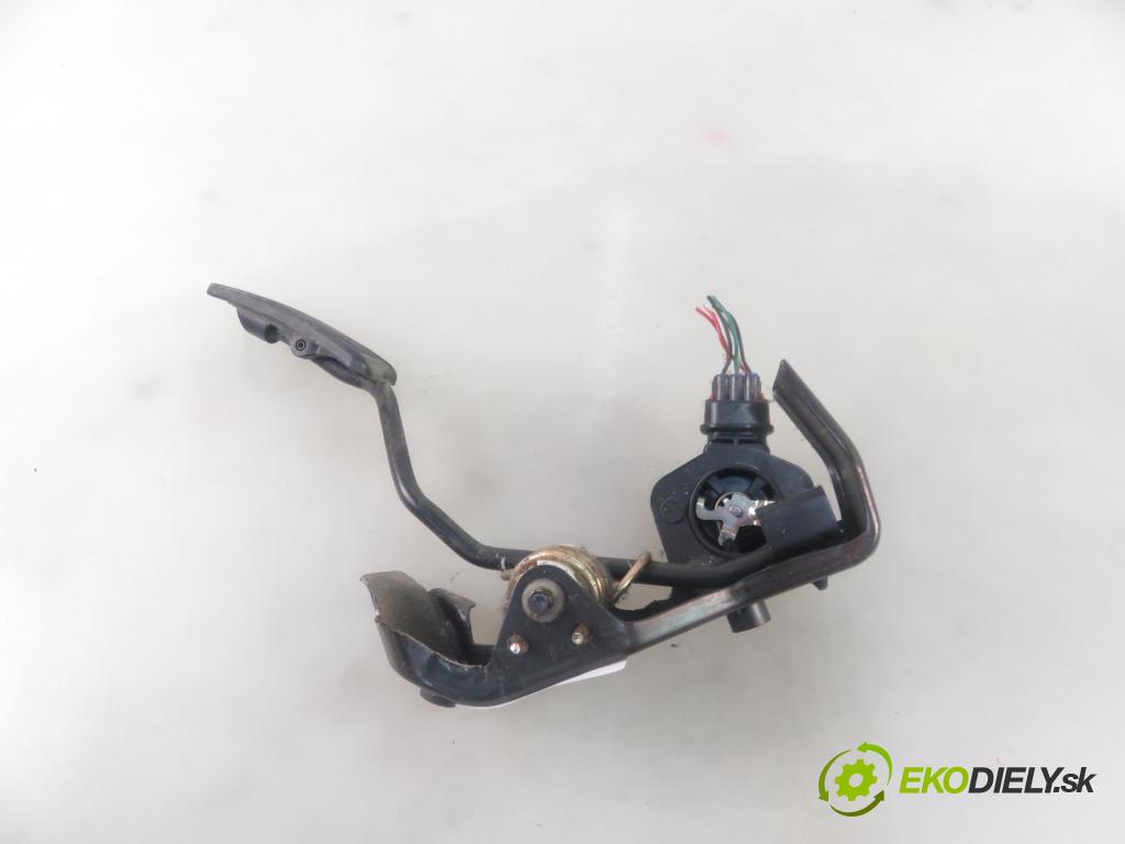 TOYOTA COROLLA Verso (_E12_) MINIVAN 2003 66,00 2.0 D-4D (CDE120_) - 1CD-FTV 1995,00 Potenciometer plynu 8928147018 ; 1983003010 (Pedále)