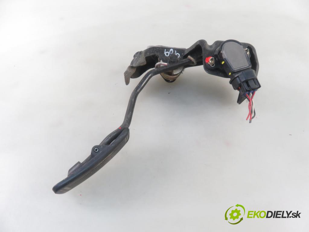 TOYOTA COROLLA Verso (_E12_) MINIVAN 2003 66,00 2.0 D-4D (CDE120_) - 1CD-FTV 1995,00 Potenciometer plynu 8928147018 ; 1983003010 (Pedále)