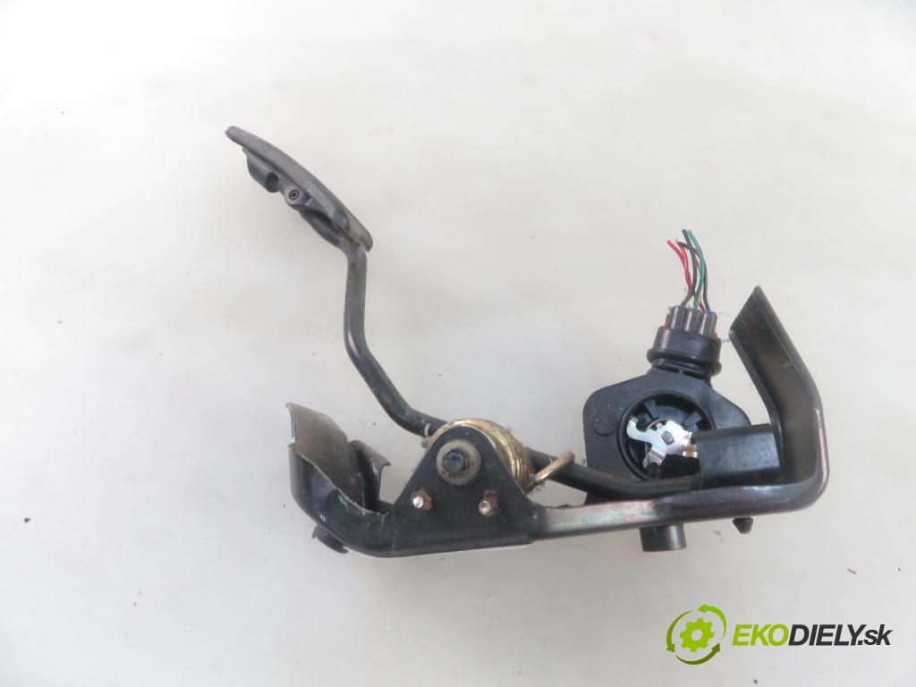 TOYOTA COROLLA Verso (_E12_) MINIVAN 2003 66,00 2.0 D-4D (CDE120_) - 1CD-FTV 1995,00 Potenciometer plynu 8928147018 ; 1983003010 (Pedále)