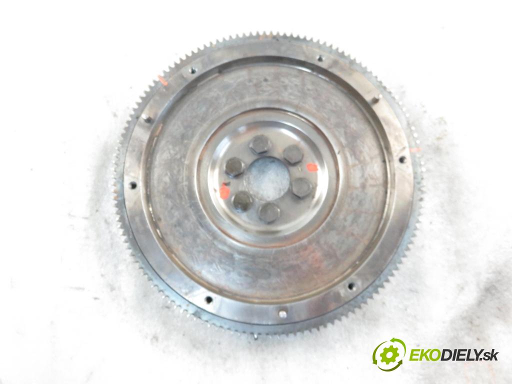 VW BORA (1J2) SEDAN 2000 85,00 2 - APK 1984,00 Koleso zotrvačník 122022510 ; 322028510 ; 068105271F