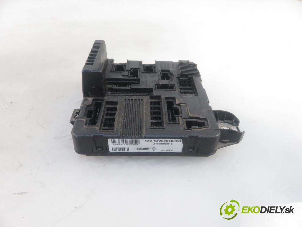 RENAULT SCENIC II (JM0/1_) MINIVAN 2005 74,00 1.5 dCi 101 - K9K 728 1461,00 MODUL BSI 8200306032B ; A118399200E