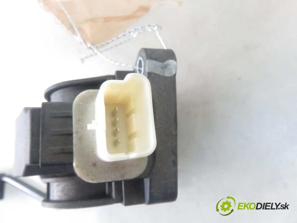 PEUGEOT 407 (6D_) SEDAN 2004 100,00 2.0 HDi 135 - RHR 1997,00 Potenciometer plynu 9644939680 ; 0280752241 (Pedále)