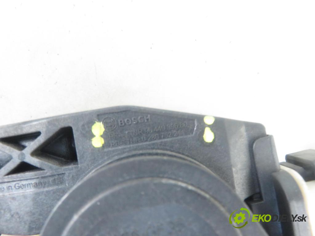 PEUGEOT 407 (6D_) SEDAN 2004 100,00 2.0 HDi 135 - RHR 1997,00 Potenciometer plynu 9644939680 ; 0280752241 (Pedále)