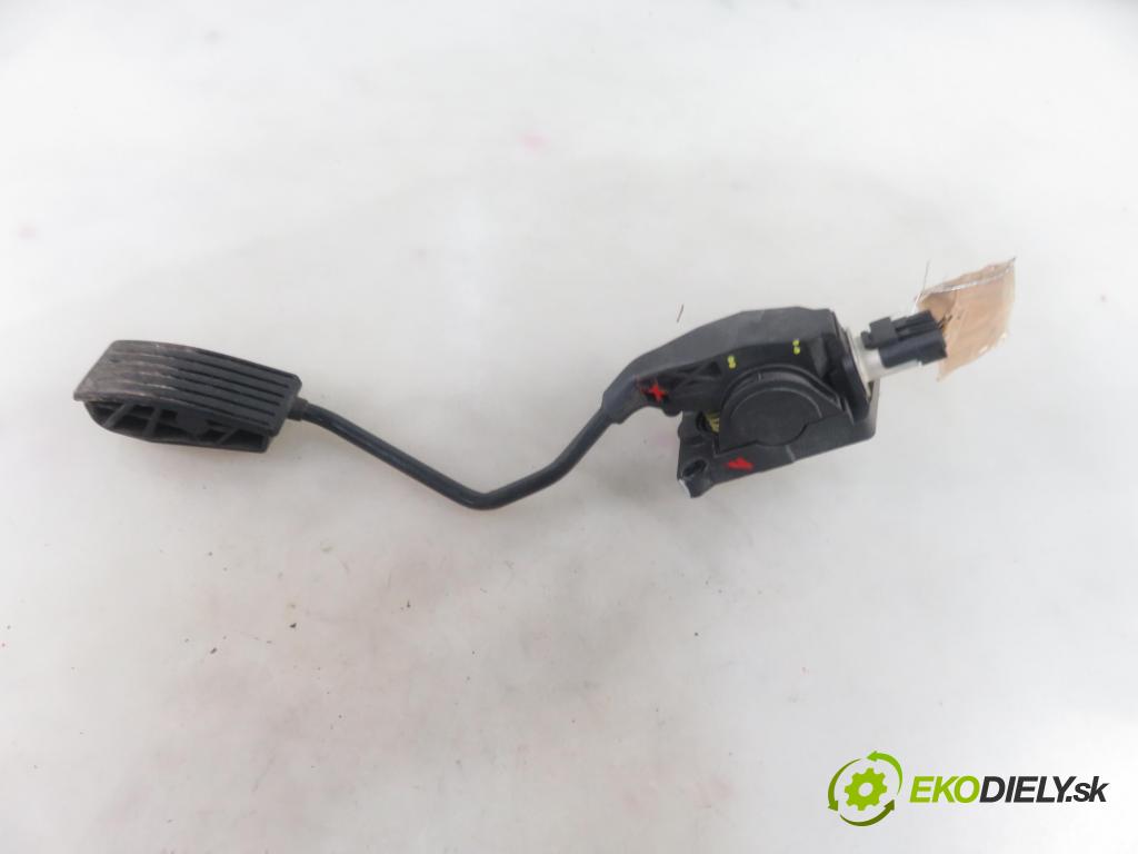 PEUGEOT 407 (6D_) SEDAN 2004 100,00 2.0 HDi 135 - RHR 1997,00 Potenciometer plynu 9644939680 ; 0280752241 (Pedále)