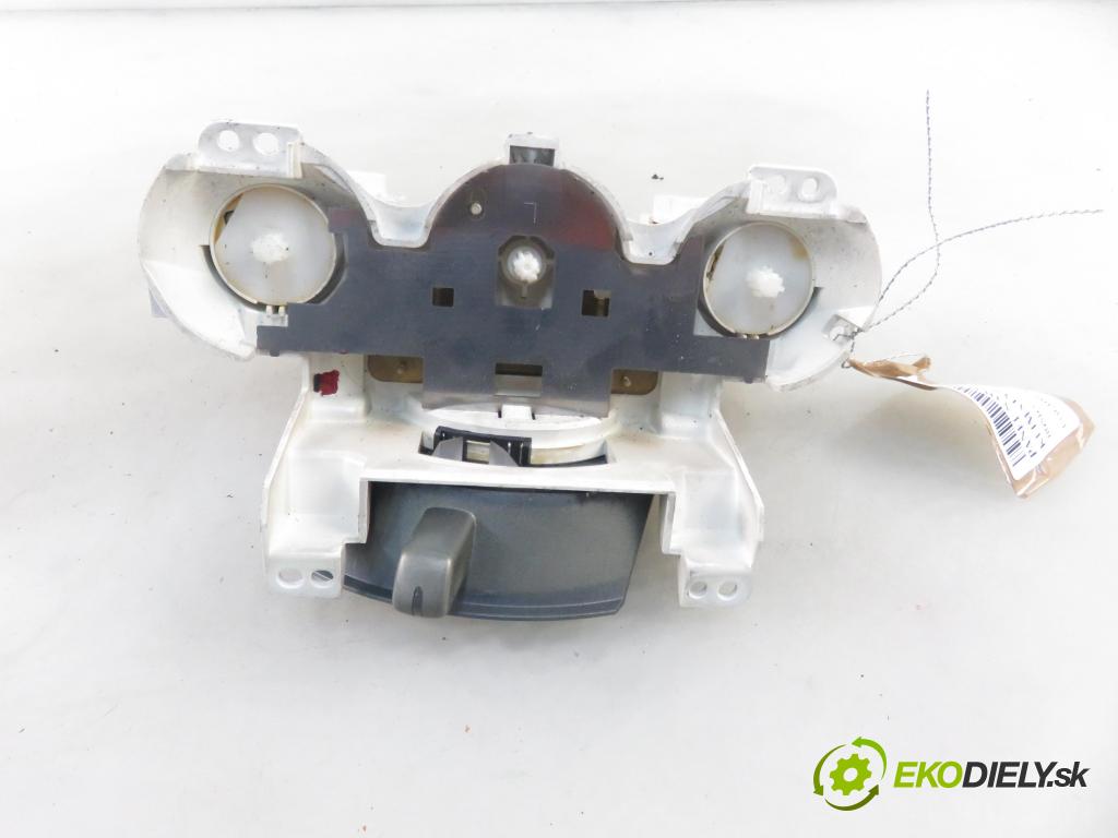 HONDA JAZZ II (GD_, GE3, GE2) HB 2003 61,00 1.3 (GD1) - L13A1 1339,00 Panel kúrenia KLIMATIZACE: