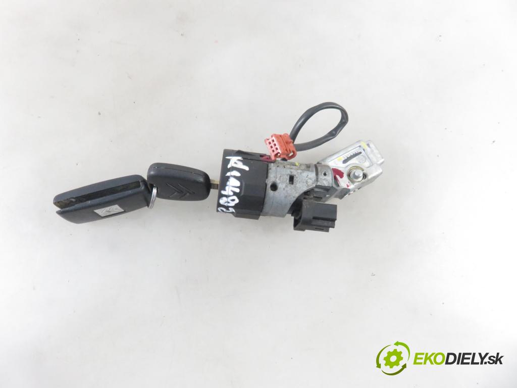 CITROEN C3 I (FC_) HB 2002 50,00 1.4 HDi - 8HZ (DV4TD) 1398,00 spínačka N0502073 ; N0502455 ; 9648445180 (Spínací skříňka)