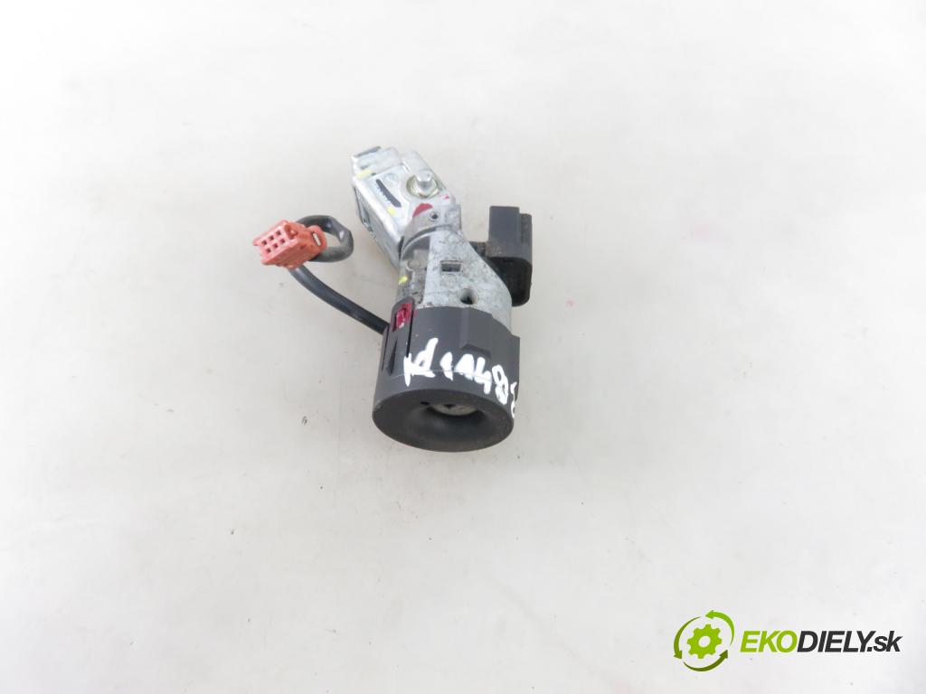 CITROEN C3 I (FC_) HB 2002 50,00 1.4 HDi - 8HZ (DV4TD) 1398,00 spínačka N0502073 ; N0502455 ; 9648445180 (Spínací skříňka)