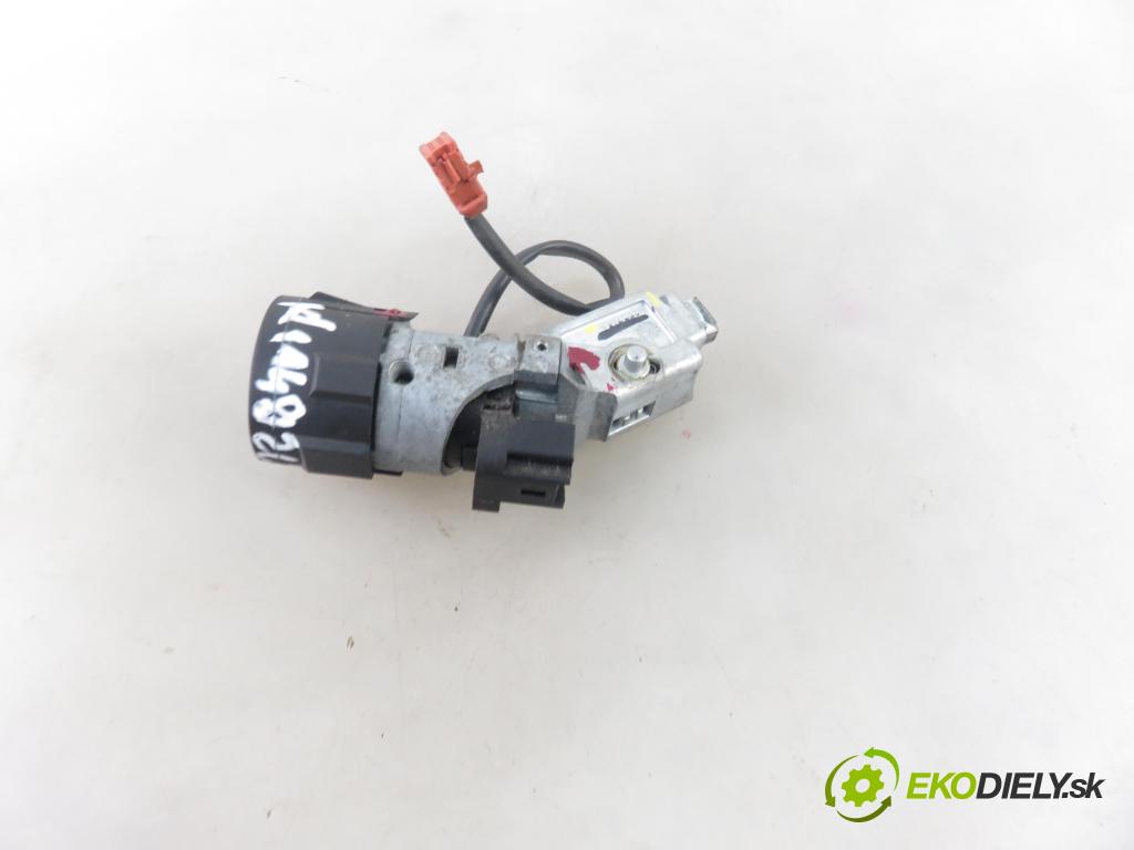 CITROEN C3 I (FC_) HB 2002 50,00 1.4 HDi - 8HZ (DV4TD) 1398,00 spínačka N0502073 ; N0502455 ; 9648445180 (Spínací skříňka)