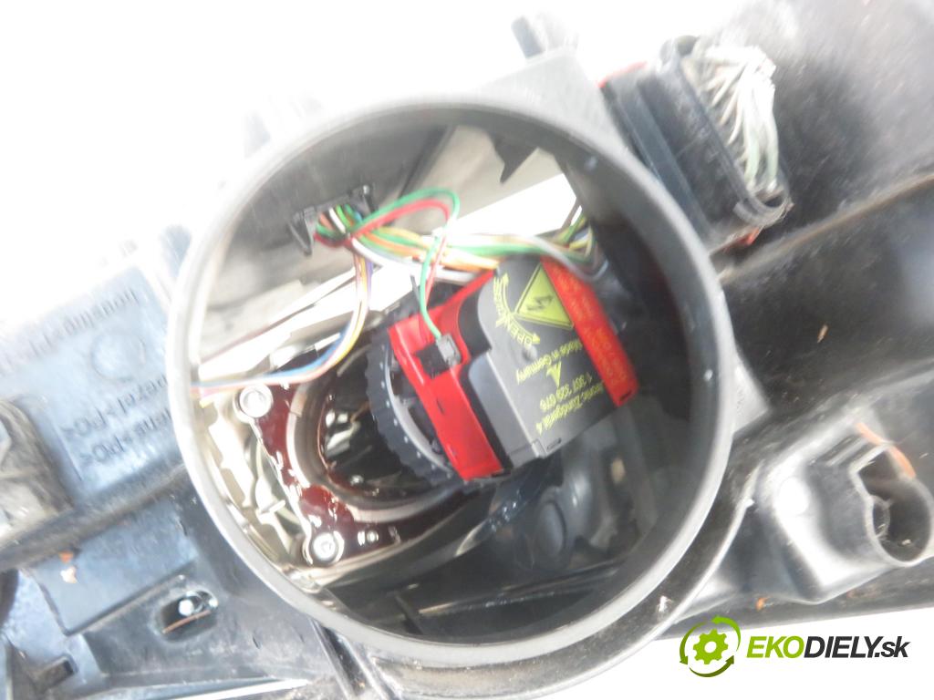 PEUGEOT 407 (6D_) SEDAN 2004 100,00 2.0 HDi 135 - RHR 1997,00 Svetlo LP 0301213271 ; 9641944280
