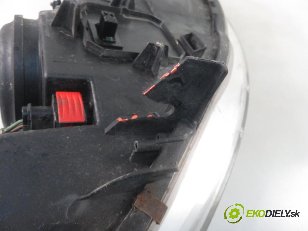 PEUGEOT 407 (6D_) SEDAN 2004 100,00 2.0 HDi 135 - RHR 1997,00 Svetlo LP 0301213271 ; 9641944280