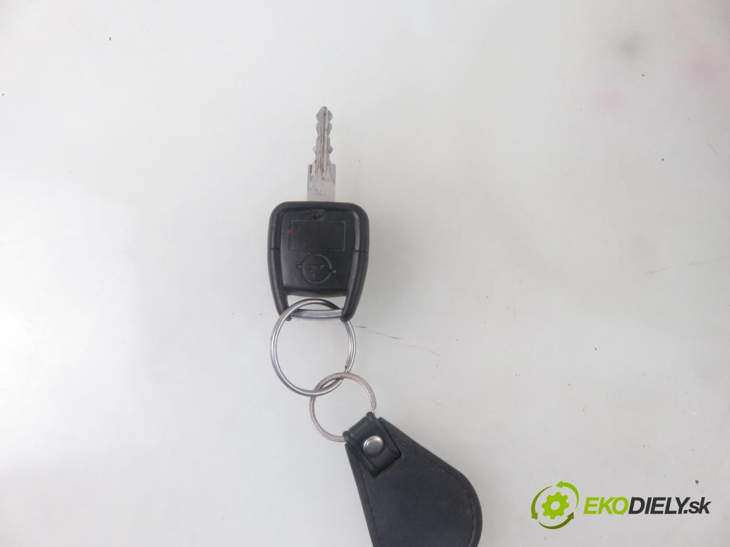 OPEL ZAFIRA A Nadwozie Wielkopojemne (MPV) (T98)  MINIVAN 2002 92,00 1.8 16V 125 - Z 18 XE 1796,00 spinačka 90589313 ; 24445098 (Spínacie skrinky a kľúče)
