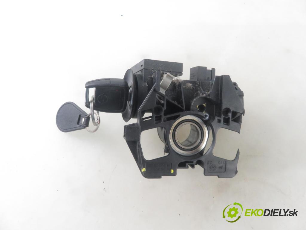 OPEL ZAFIRA A Nadwozie Wielkopojemne (MPV) (T98)  MINIVAN 2002 92,00 1.8 16V 125 - Z 18 XE 1796,00 spinačka 90589313 ; 24445098 (Spínacie skrinky a kľúče)