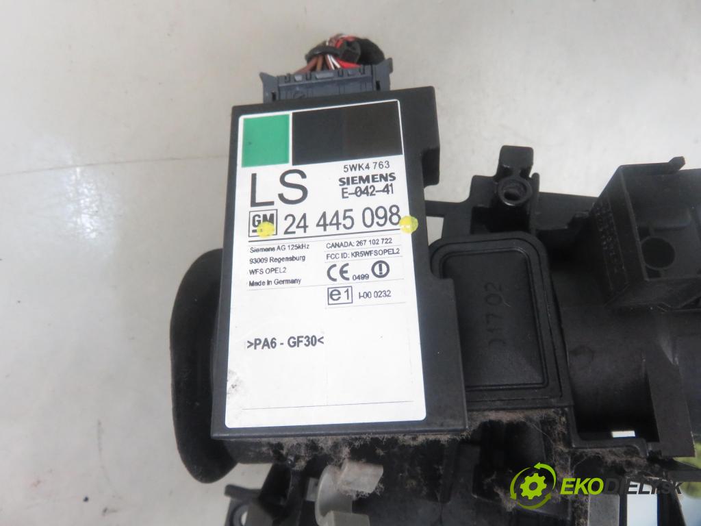 OPEL ZAFIRA A Nadwozie Wielkopojemne (MPV) (T98)  MINIVAN 2002 92,00 1.8 16V 125 - Z 18 XE 1796,00 spinačka 90589313 ; 24445098 (Spínacie skrinky a kľúče)