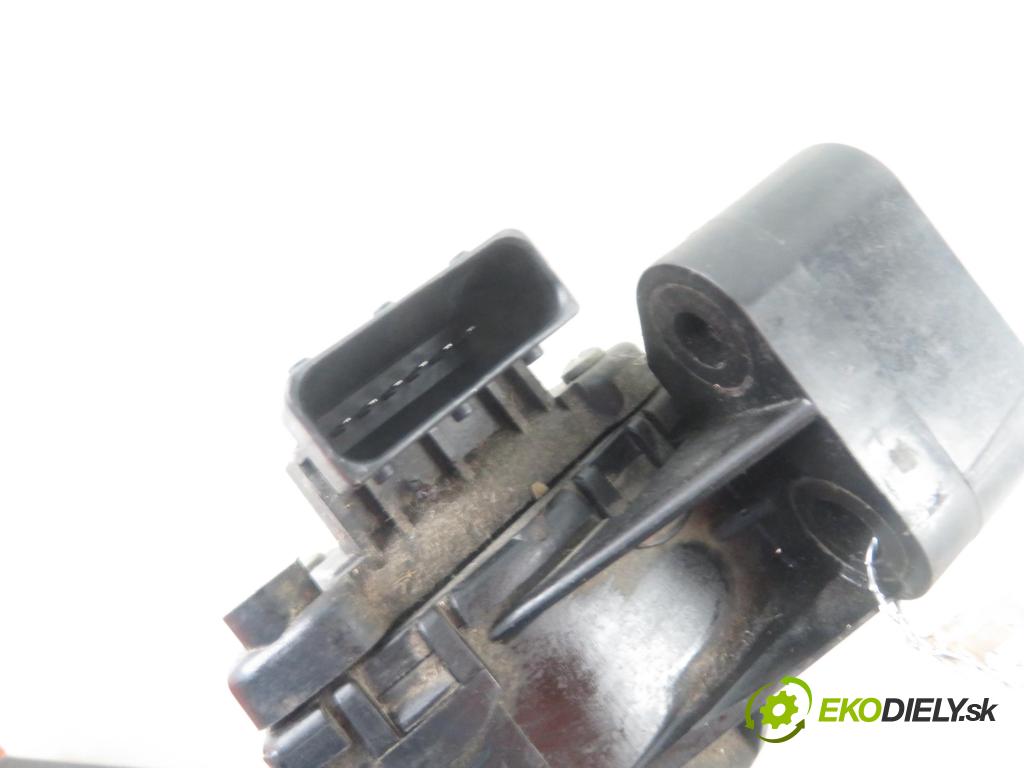 OPEL ZAFIRA A Nadwozie Wielkopojemne (MPV) (T98)  MINIVAN 2002 92,00 1.8 16V 125 - Z 18 XE 1796,00 Potenciometer plynu 9202341BT (Pedále)