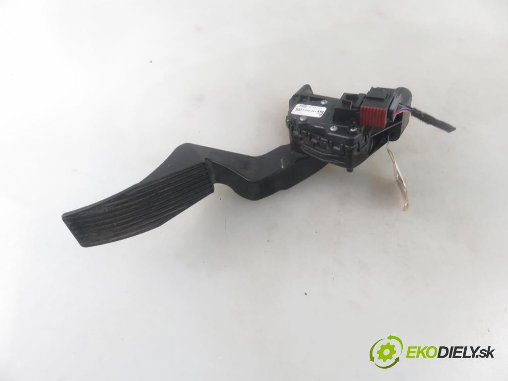 OPEL ZAFIRA A Nadwozie Wielkopojemne (MPV) (T98)  MINIVAN 2002 92,00 1.8 16V 125 - Z 18 XE 1796,00 Potenciometer plynu 9202341BT (Pedále)