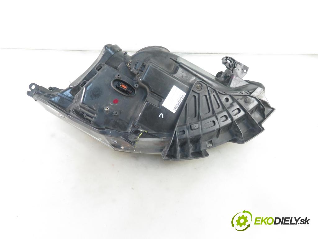CITROEN C4 Grand Picasso I (UA_) VAN 2008 80,00 1.6 HDi - 9HZ (DV6TED4) 1560,00 Svetlo LP 16298300