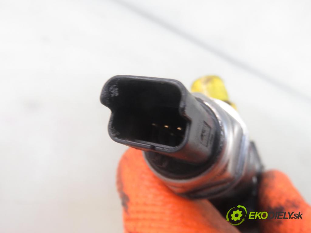 PEUGEOT 307 (3A/C) HB 2005 0,00 1.6 HDi - 9HX (DV6ATED4) 1560,00 Lišta vstrekovacia 9658227880 ; 55PP0603 (Vstrekovacie lišty)