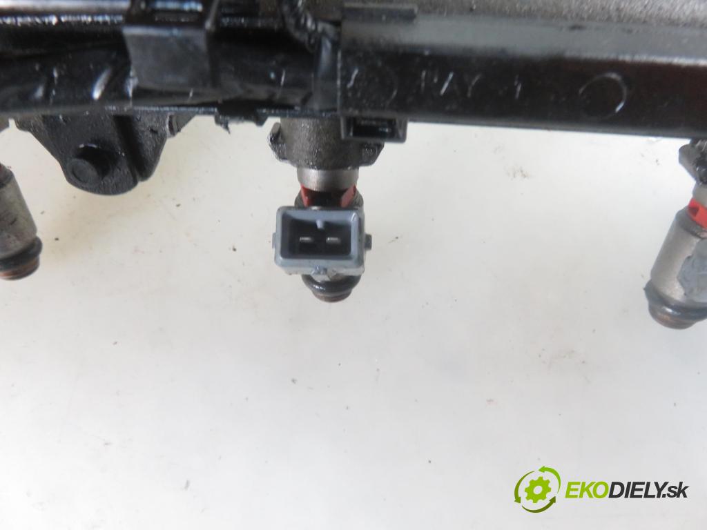 VW GOLF IV (1J1) HB 1998 55,00 1.4 16V 75 - AKQ 1390,00 Lišta vstrekovacia 036133319B ; 036031C ; IWP058 (Vstrekovacie lišty)