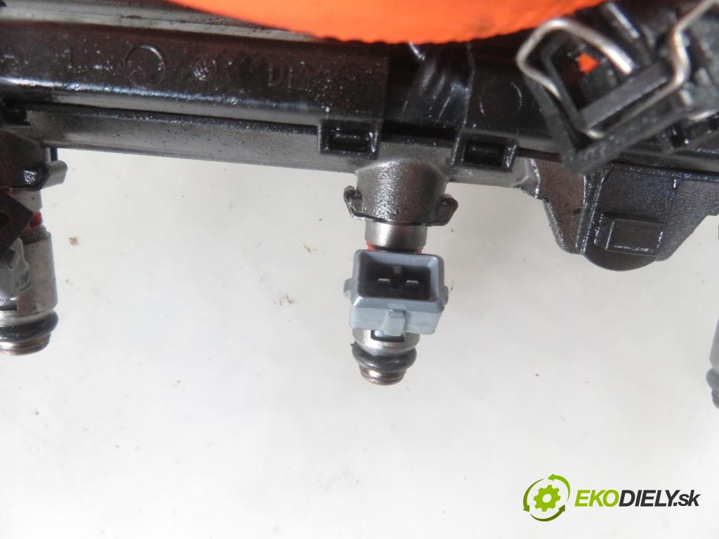 VW GOLF IV (1J1) HB 1998 55,00 1.4 16V 75 - AKQ 1390,00 Lišta vstrekovacia 036133319B ; 036031C ; IWP058 (Vstrekovacie lišty)