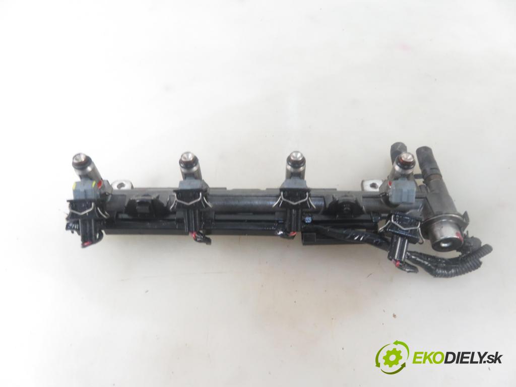 VW GOLF IV (1J1) HB 1998 55,00 1.4 16V 75 - AKQ 1390,00 Lišta vstrekovacia 036133319B ; 036031C ; IWP058 (Vstrekovacie lišty)