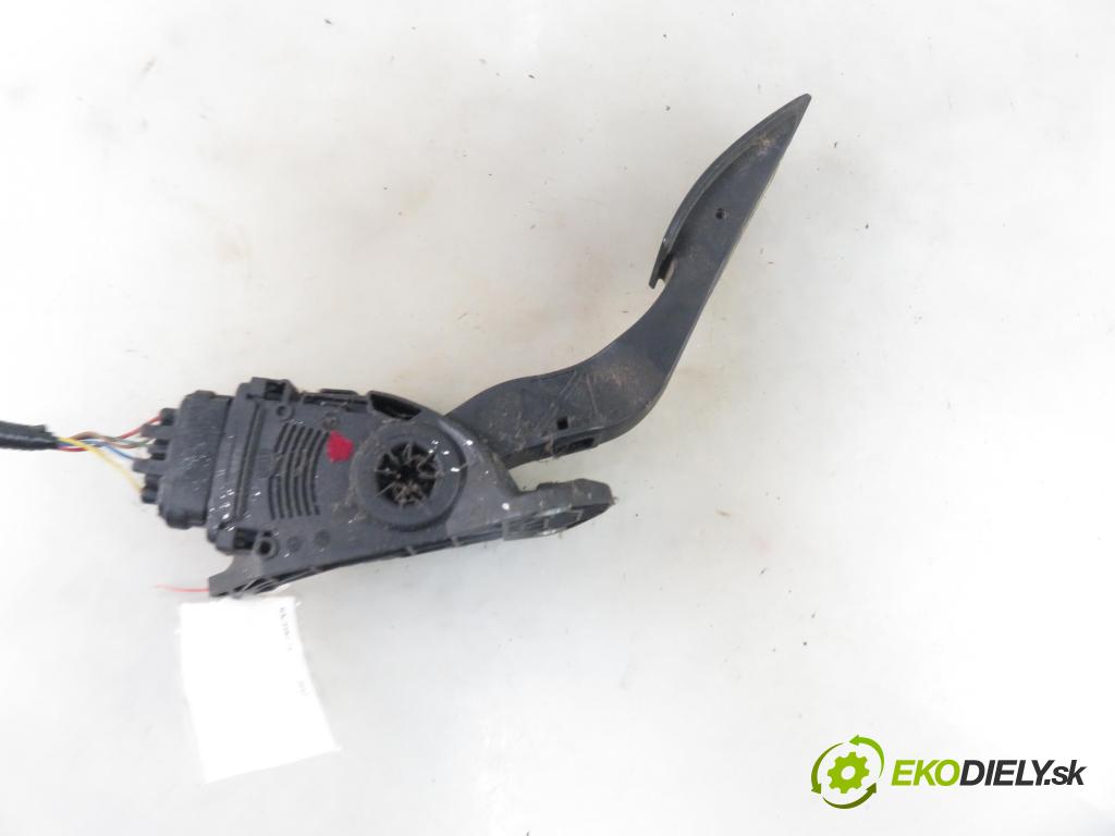 SUZUKI SWIFT IV (FZ, NZ) HB 2012 0,00 1.2 - K12M 1197,00 Potenciometer plynu 4940068L51 ; 6PV00907409 (Pedále)