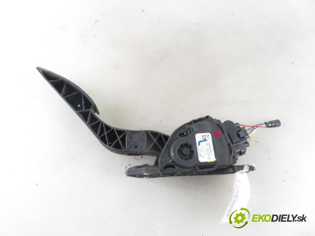 SUZUKI SWIFT IV (FZ, NZ) HB 2012 0,00 1.2 - K12M 1197,00 Potenciometer plynu 4940068L51 ; 6PV00907409 (Pedále)