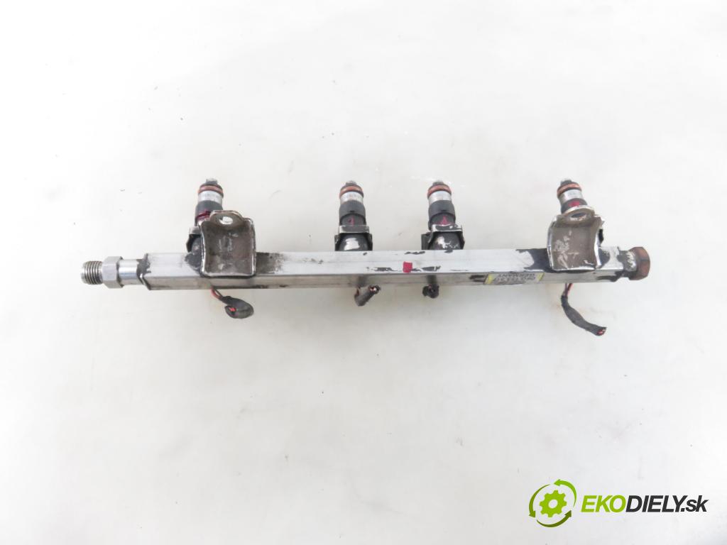 VW TOURAN (1T1, 1T2) MINIVAN 2009 80,00 2.0 EcoFuel - BSX 1984,00 Lišta vstrekovacia 06G133317 (Vstrekovacie lišty)
