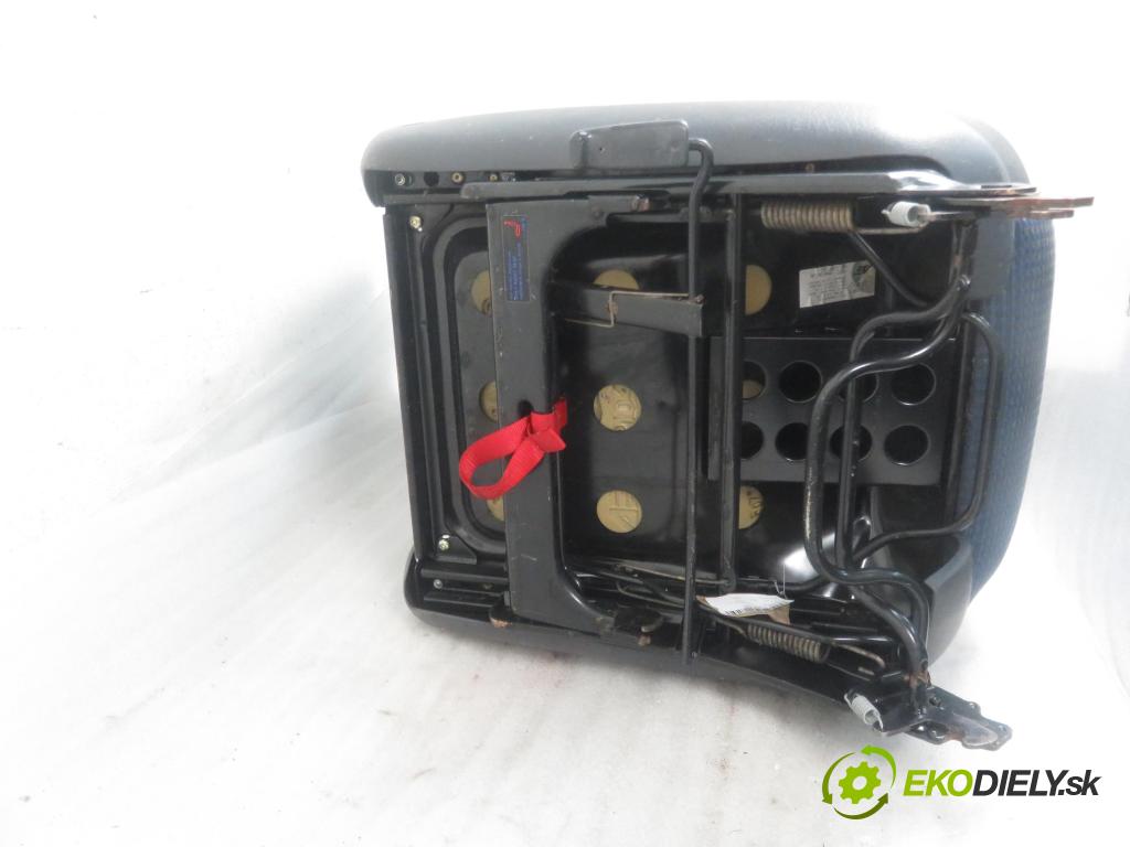 VW SHARAN (7M8, 7M9, 7M6) MINIVAN 2003 110,00 1.8 T 20V - AWC 1781,00 Sedadlo 2 rad pravy