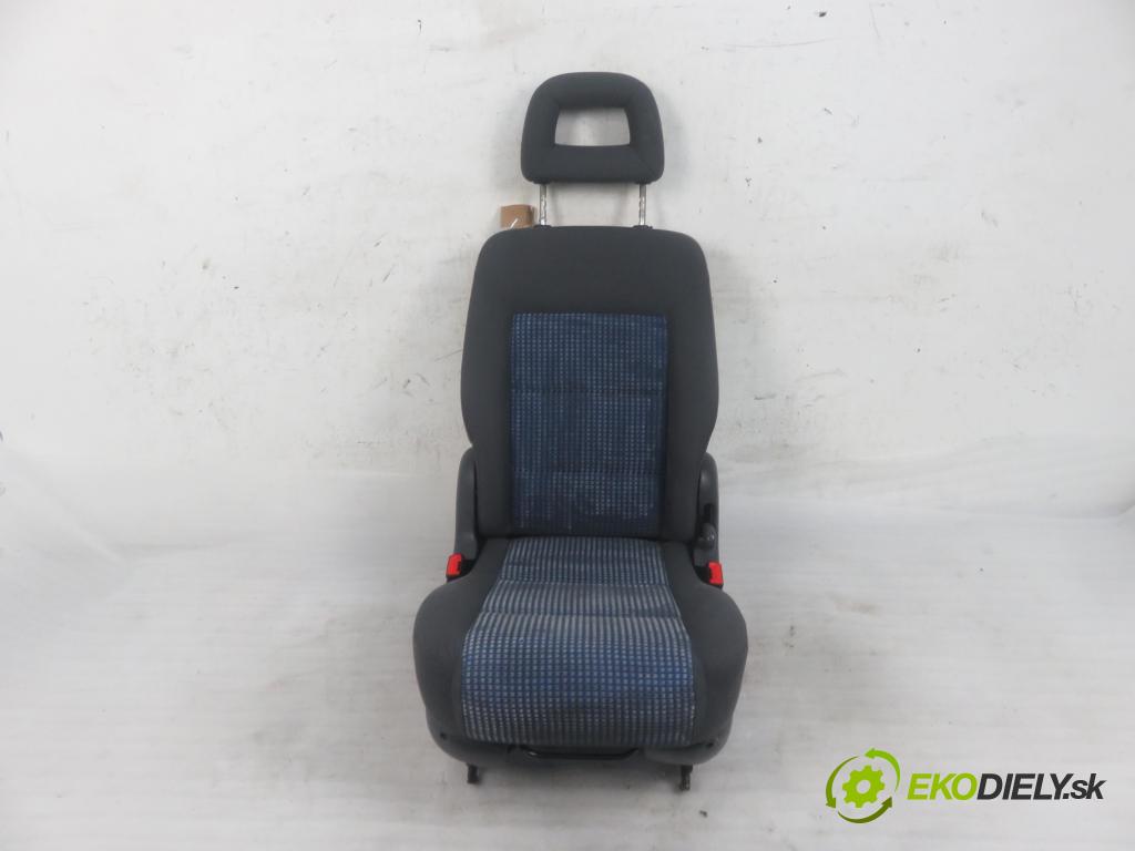 VW SHARAN (7M8, 7M9, 7M6) MINIVAN 2003 110,00 1.8 T 20V - AWC 1781,00 Sedadlo 2 rad STREDNÝ: