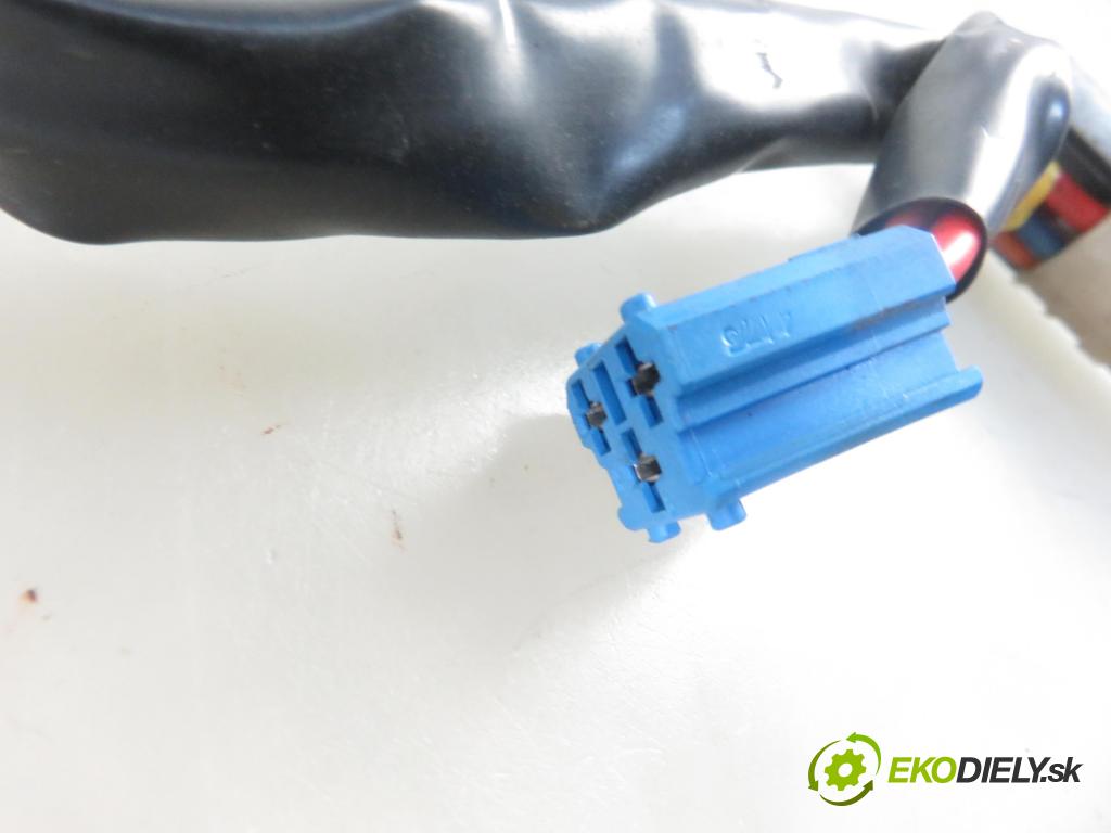 PEUGEOT 206 liftback (2A/C) HB 2004 51,00 1.4 HDi - 8HX (DV4TD) 1398,00 spinačka  (Spínacie skrinky a kľúče)