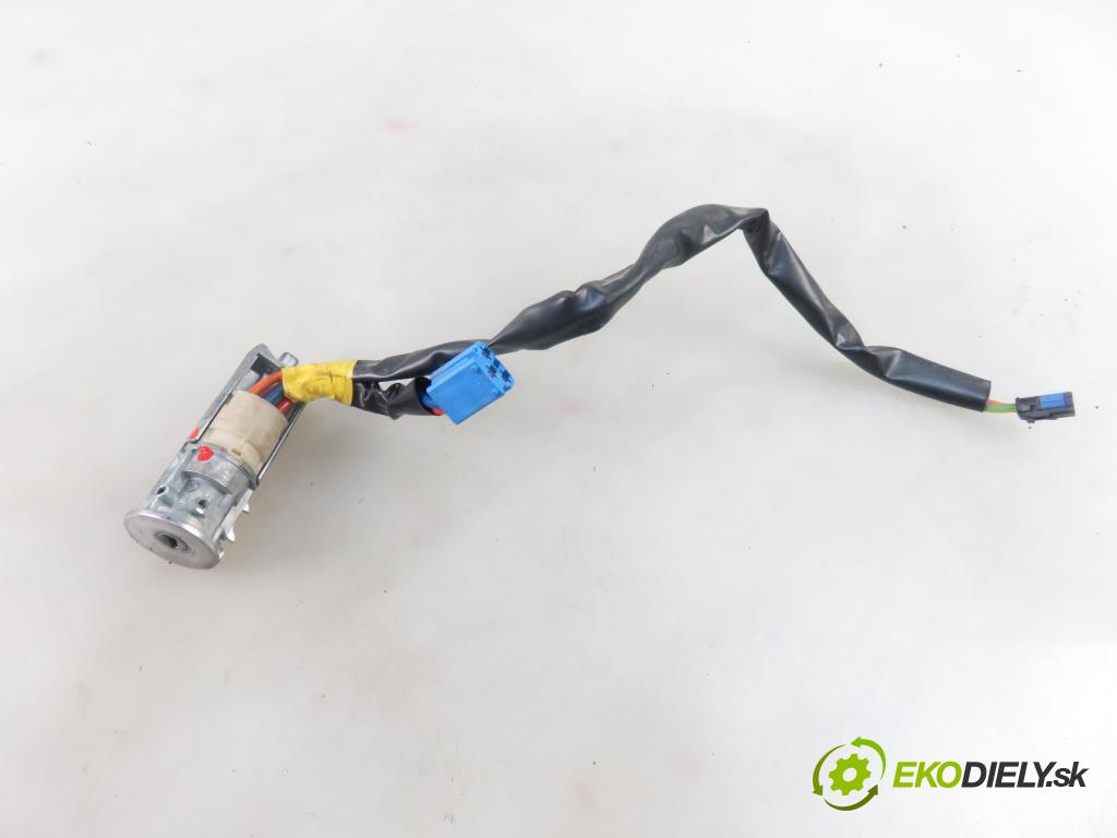 PEUGEOT 206 liftback (2A/C) HB 2004 51,00 1.4 HDi - 8HX (DV4TD) 1398,00 spinačka  (Spínacie skrinky a kľúče)