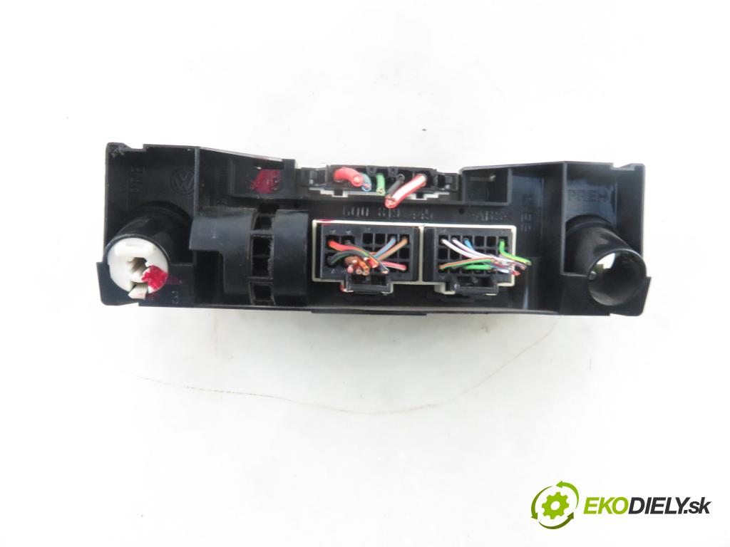 VW POLO (9N_) HB 2002 47,00 1.2 12V 64 - AZQ 1198,00 Panel kúrenia KLIMATIZACE: 6Q0820045E