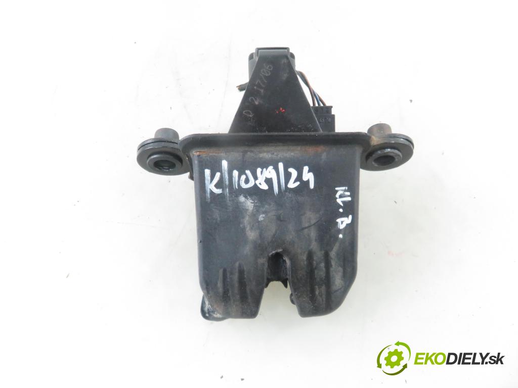 SKODA OCTAVIA II Combi (1Z5) KOMBI 2006 77,00 1.9 TDI - BXE 1896,00 zámok dveří kufr EL. 1Z5827501C