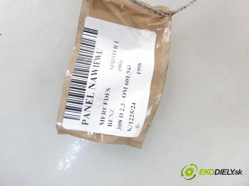 MERCEDES-BENZ SPRINTER 3-t Platforma / Podwozie (903) KABINA/PLATFORMA 1998 0,00 308 D 2.3 - OM 601.943 2299,00 Panel topení F650578D