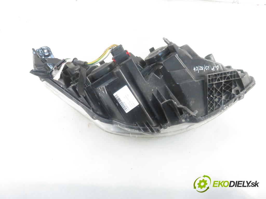 CITROEN C4 I (LC_) HB 2005 80,00 1.6 HDi 109 - 9HZ (DV6TED4) 1560,00 Svetlo LP 9684381980