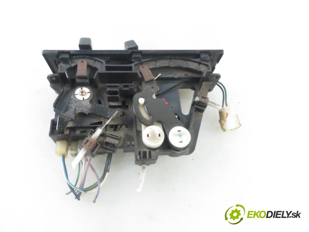 OPEL FRONTERA A (5_MWL4) TERENOWY 1996 100,00 2.2 i (54MWL4) - X 22 XE 2198,00 Panel kúrenia KLIMATIZACE: 5261800024