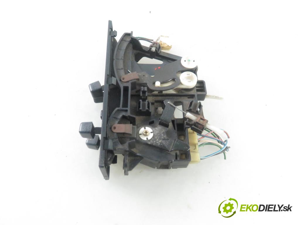 OPEL FRONTERA A (5_MWL4) TERENOWY 1996 100,00 2.2 i (54MWL4) - X 22 XE 2198,00 Panel kúrenia KLIMATIZACE: 5261800024