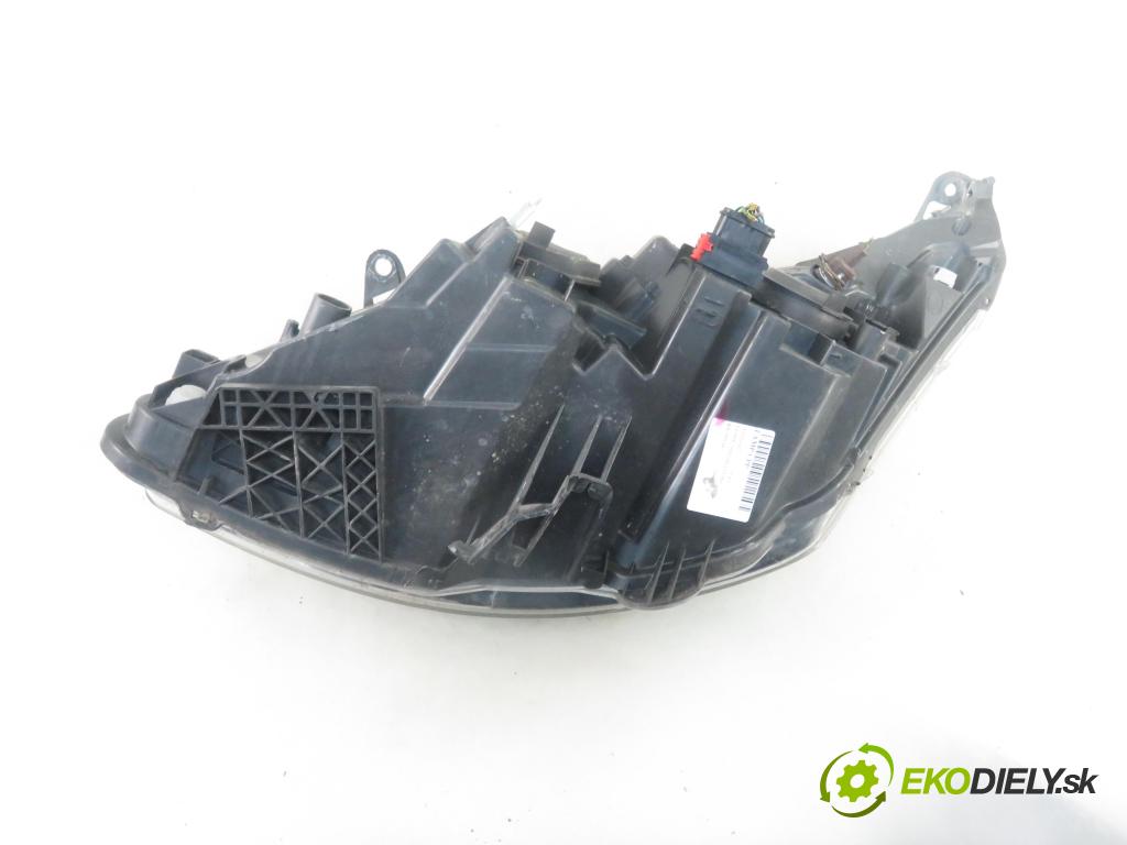 CITROEN C4 I (LC_) HB 2006 80,00 1.6 HDi 109 - 9HZ (DV6TED4) 1560,00 Svetlo PP 89037600A