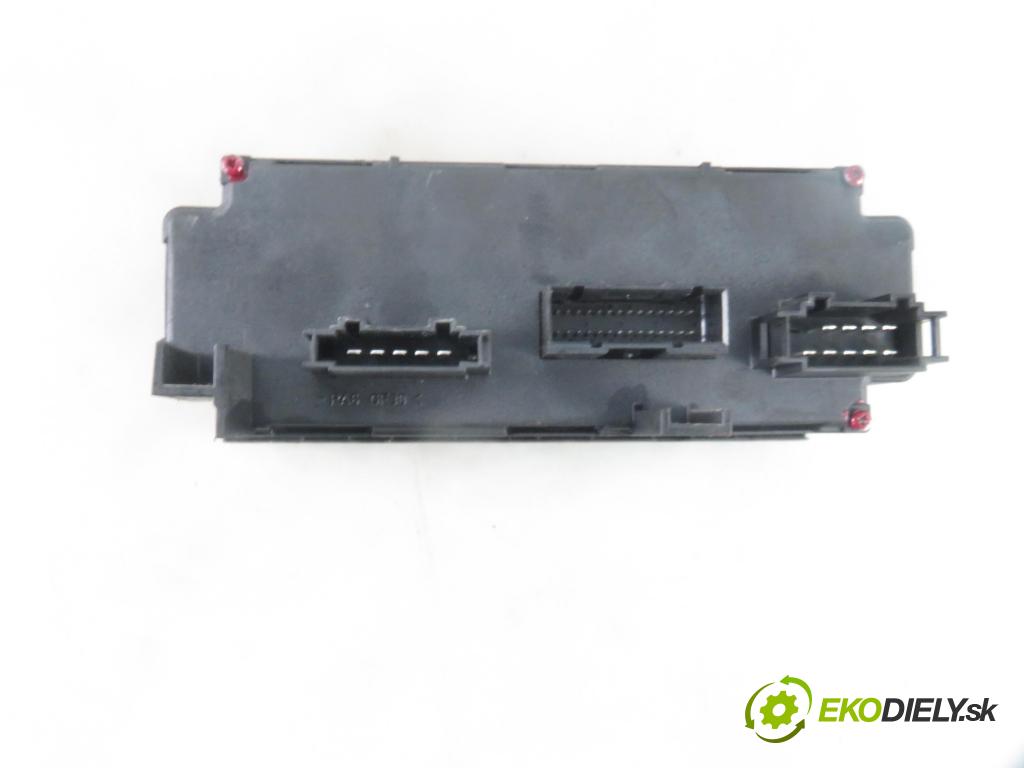 VW GOLF III (1H1) HB 1996 66,00 1.9 TDI 90 - 1Z 1896,00 Panel kúrenia KLIMATRONIK 1H0907044A ; 5HB006797