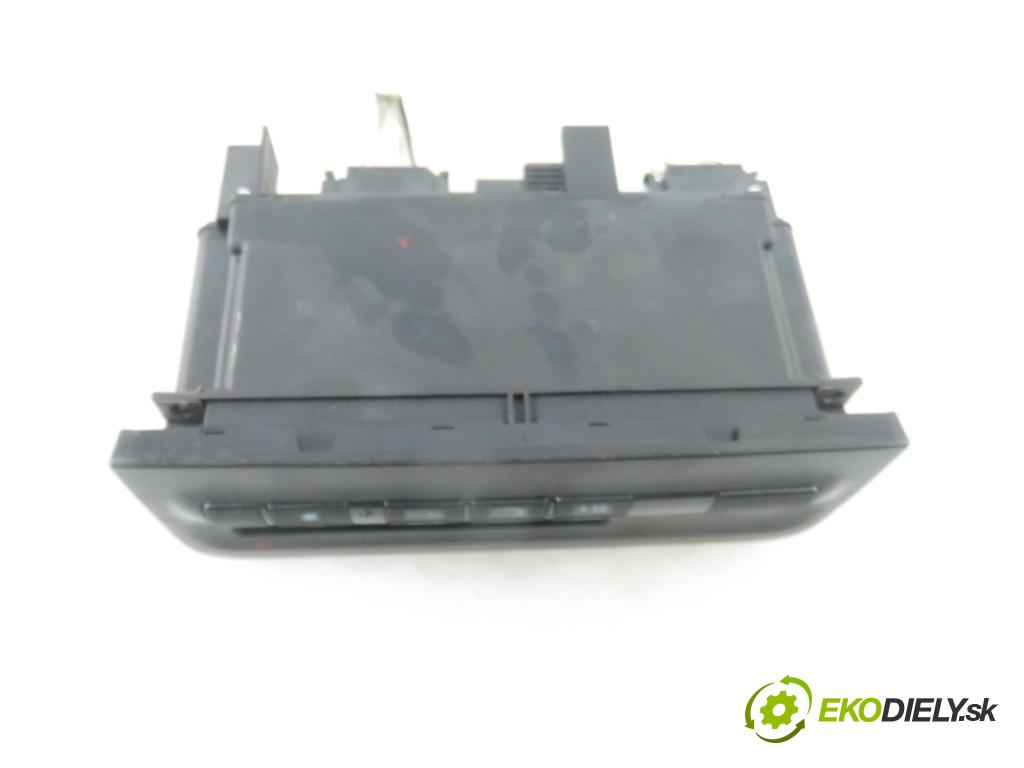 VW GOLF III (1H1) HB 1996 66,00 1.9 TDI 90 - 1Z 1896,00 Panel kúrenia KLIMATRONIK 1H0907044A ; 5HB006797