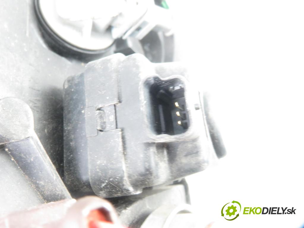 CITROEN SAXO (S0, S1) HB 2000 37,00 1.0 X - CDZ (TU9M) 954,00 Svetlo LP 9636331780