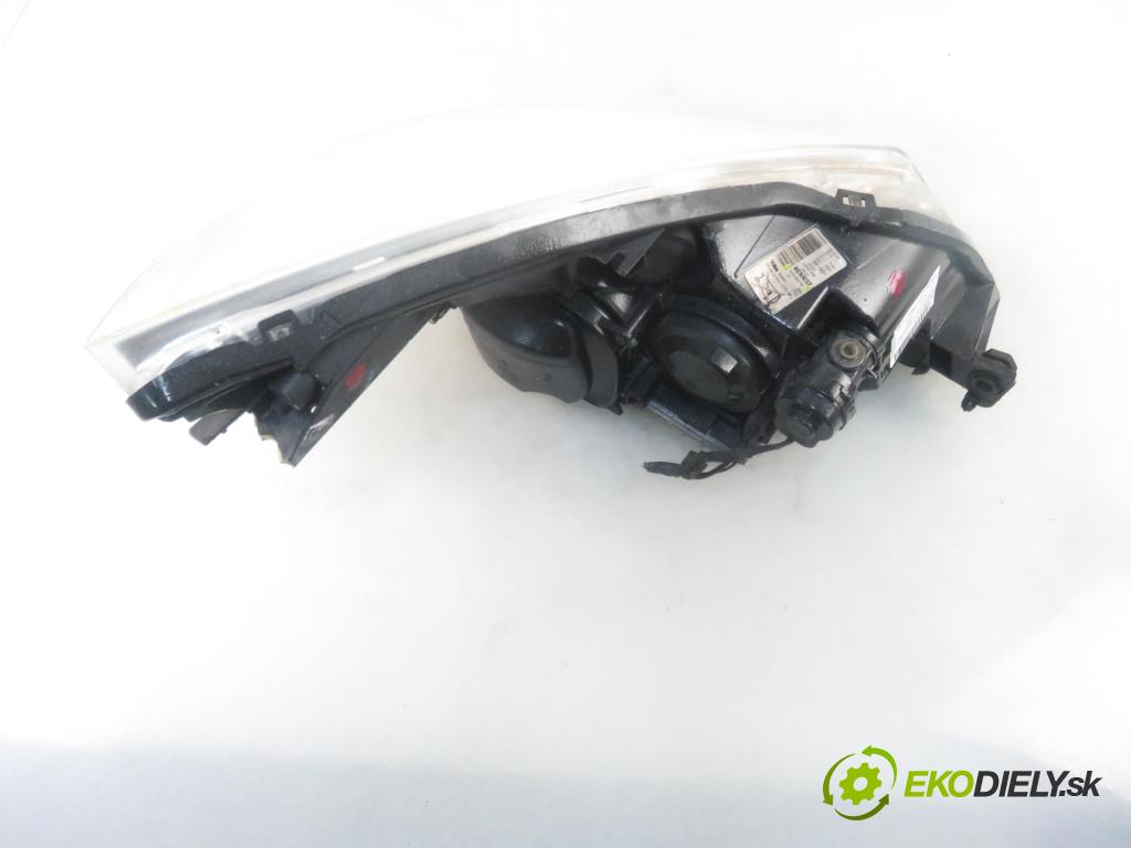 RENAULT ESPACE IV (JK0/1_) MINIVAN 2006 85,00 1.9 dCi 116 - F9Q 820 1870,00 Svetlo LP 8200394706