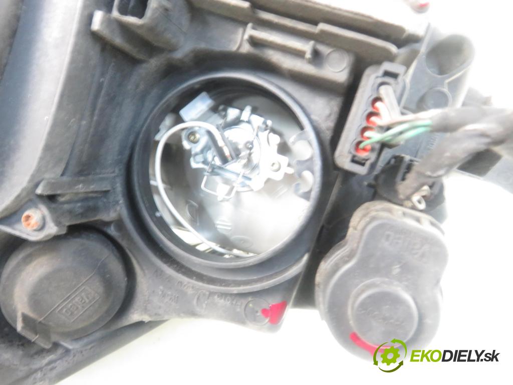 RENAULT ESPACE IV (JK0/1_) MINIVAN 2006 85,00 1.9 dCi 116 - F9Q 820 1870,00 Svetlo PP 8200394707