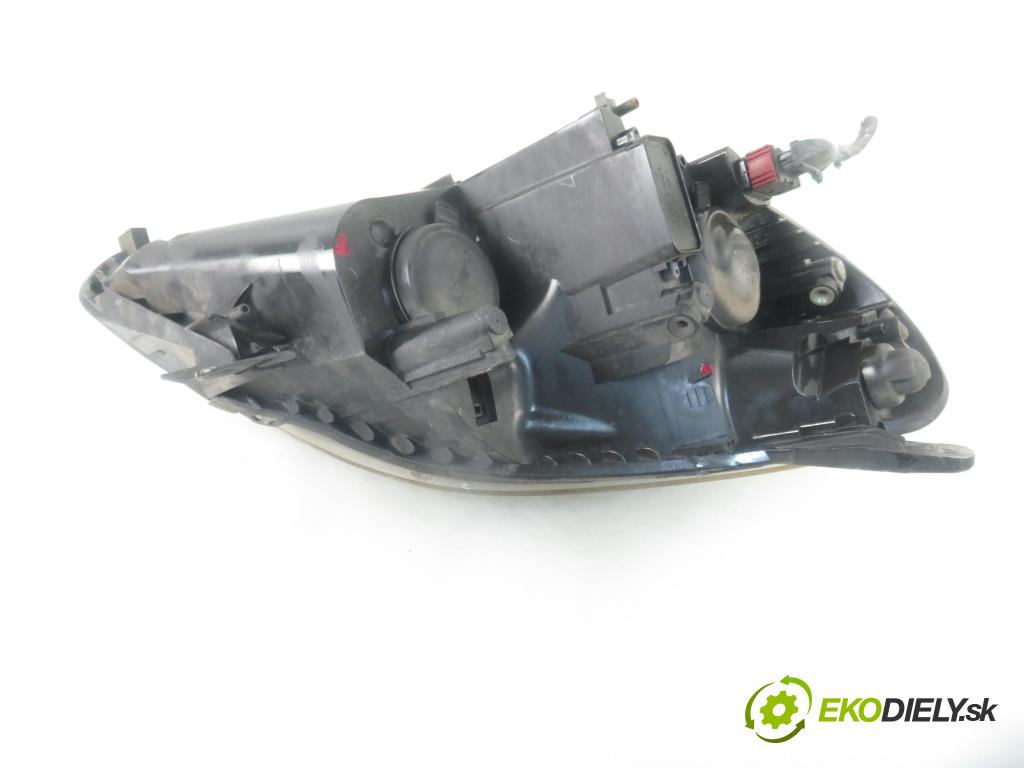 OPEL ZAFIRA B (A05) MINIVAN 2005 74,00 1.9 CDTI 8V 101 - Z 19 DTL 1910,00 Svetlo LP 0301214601 ; 0301214601CA