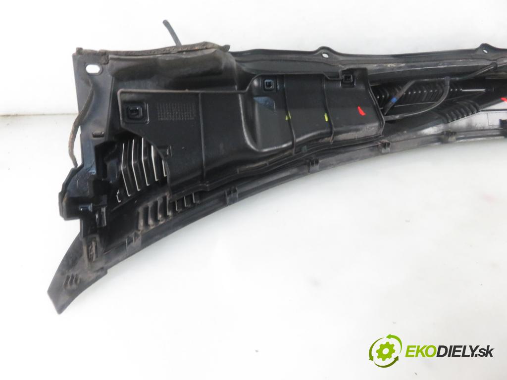 SUZUKI SWIFT IV (FZ, NZ) HB 2012 0,00 1.2 - K12M 1197,00 Torpédo, plast pod čelné okno 7237568L3 (Torpéda)