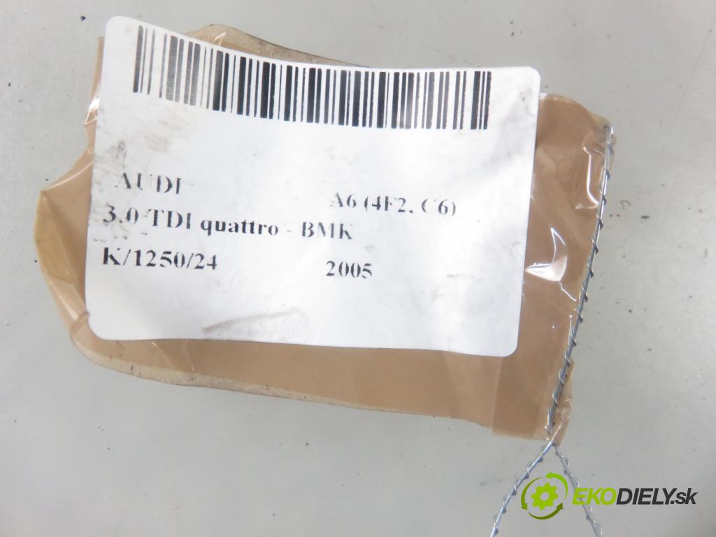 AUDI A6 (4F2, C6) SEDAN 2005 165,00 3.0 TDI quattro - BMK 2967,00 chladič oleja 4F0422885E